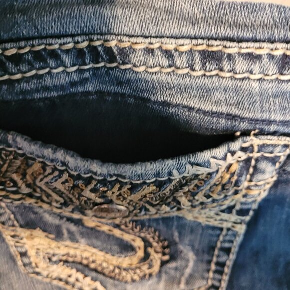 Silver Jeans Sz 28 Suki Mid Capri Super Stretch Tummy Control Medium Light Wash - Picture 5 of 14